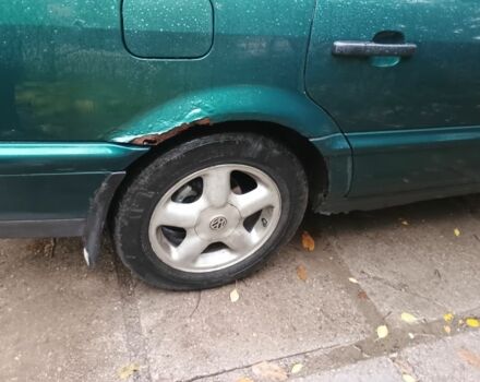 Зелений Фольксваген Пассат, об'ємом двигуна 2 л та пробігом 300 тис. км за 2500 $, фото 6 на Automoto.ua