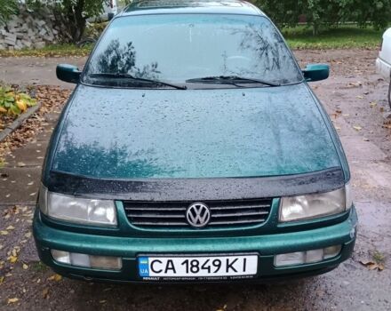 Зелений Фольксваген Пассат, об'ємом двигуна 2 л та пробігом 300 тис. км за 2500 $, фото 1 на Automoto.ua