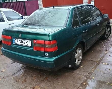 Зеленый Фольксваген Пассат, объемом двигателя 2 л и пробегом 300 тыс. км за 2500 $, фото 2 на Automoto.ua