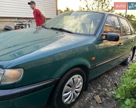 Зелений Фольксваген Пассат, об'ємом двигуна 1.8 л та пробігом 350 тис. км за 1800 $, фото 2 на Automoto.ua