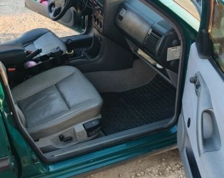 Зелений Фольксваген Пассат, об'ємом двигуна 1.8 л та пробігом 359 тис. км за 2499 $, фото 10 на Automoto.ua