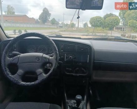 Зеленый Фольксваген Пассат, объемом двигателя 2.77 л и пробегом 410 тыс. км за 2750 $, фото 9 на Automoto.ua