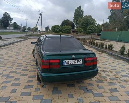 Зеленый Фольксваген Пассат, объемом двигателя 2.77 л и пробегом 410 тыс. км за 2750 $, фото 2 на Automoto.ua