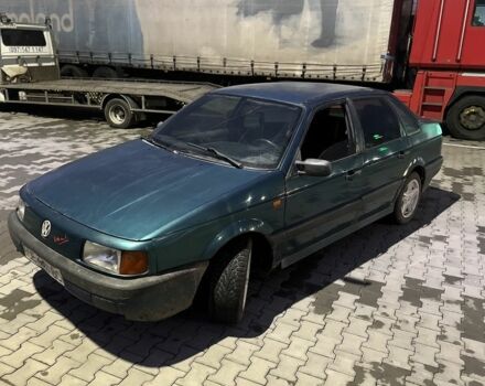 Зеленый Фольксваген Пассат, объемом двигателя 1.8 л и пробегом 223 тыс. км за 750 $, фото 1 на Automoto.ua