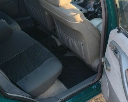 Зелений Фольксваген Пассат, об'ємом двигуна 1.8 л та пробігом 359 тис. км за 2499 $, фото 12 на Automoto.ua