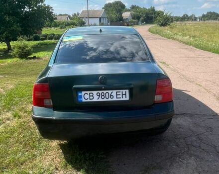 Зелений Фольксваген Пассат, об'ємом двигуна 1.6 л та пробігом 300 тис. км за 3000 $, фото 8 на Automoto.ua