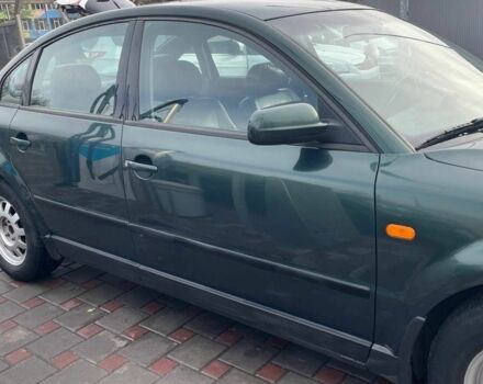 Зеленый Фольксваген Пассат, объемом двигателя 1.8 л и пробегом 296 тыс. км за 4200 $, фото 9 на Automoto.ua