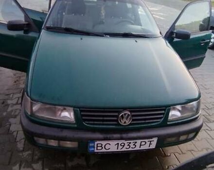 Фольксваген Пассат 1996 у Сколе на Automoto.ua Зелений Фольксваген Пассат, об'ємом двигуна 2 л та пробігом 181 тис. км за 2800 $, фото 3 на Automoto.ua