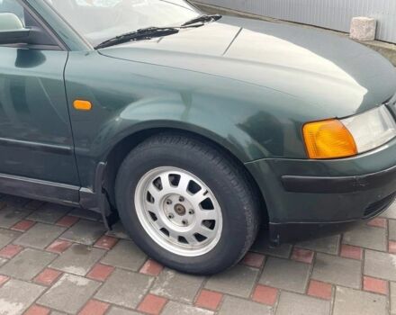 Зеленый Фольксваген Пассат, объемом двигателя 1.8 л и пробегом 296 тыс. км за 4200 $, фото 8 на Automoto.ua