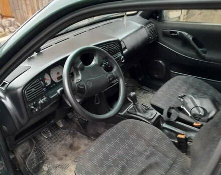 Зеленый Фольксваген Пассат, объемом двигателя 1.6 л и пробегом 330 тыс. км за 1950 $, фото 6 на Automoto.ua