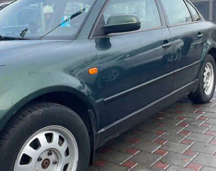 Зеленый Фольксваген Пассат, объемом двигателя 1.78 л и пробегом 296 тыс. км за 4100 $, фото 3 на Automoto.ua