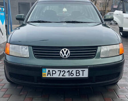 Зеленый Фольксваген Пассат, объемом двигателя 1.78 л и пробегом 296 тыс. км за 4100 $, фото 1 на Automoto.ua