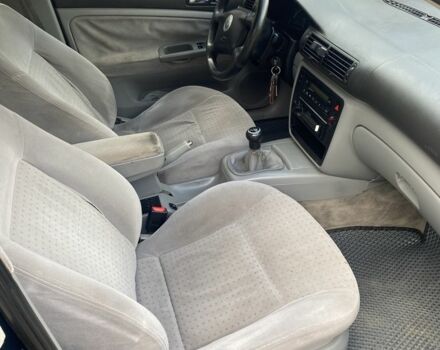 Зеленый Фольксваген Пассат, объемом двигателя 1.8 л и пробегом 430 тыс. км за 3800 $, фото 4 на Automoto.ua