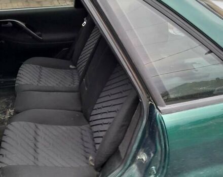 Зеленый Фольксваген Пассат, объемом двигателя 1.6 л и пробегом 330 тыс. км за 1950 $, фото 4 на Automoto.ua