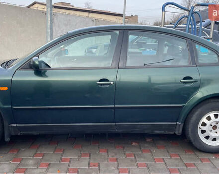 Зеленый Фольксваген Пассат, объемом двигателя 1.78 л и пробегом 296 тыс. км за 4100 $, фото 4 на Automoto.ua