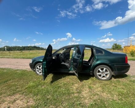 Зелений Фольксваген Пассат, об'ємом двигуна 1.6 л та пробігом 300 тис. км за 3000 $, фото 9 на Automoto.ua