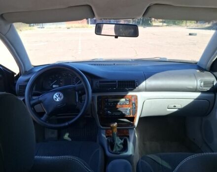 Зеленый Фольксваген Пассат, объемом двигателя 1.8 л и пробегом 350 тыс. км за 2899 $, фото 6 на Automoto.ua