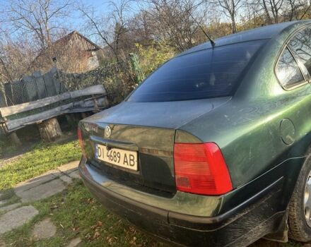 Зеленый Фольксваген Пассат, объемом двигателя 1.8 л и пробегом 250 тыс. км за 2500 $, фото 1 на Automoto.ua