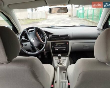 Зеленый Фольксваген Пассат, объемом двигателя 1.6 л и пробегом 244 тыс. км за 5000 $, фото 4 на Automoto.ua