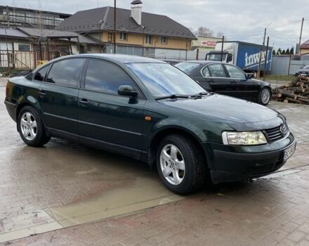 Зеленый Фольксваген Пассат, объемом двигателя 1.8 л и пробегом 320 тыс. км за 2800 $, фото 3 на Automoto.ua