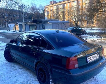 Зелений Фольксваген Пассат, об'ємом двигуна 1.6 л та пробігом 420 тис. км за 3550 $, фото 4 на Automoto.ua