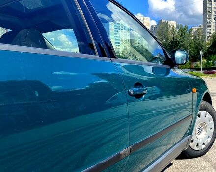 Зеленый Фольксваген Пассат, объемом двигателя 1.6 л и пробегом 273 тыс. км за 3500 $, фото 9 на Automoto.ua