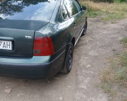 Зеленый Фольксваген Пассат, объемом двигателя 1.9 л и пробегом 380 тыс. км за 2650 $, фото 2 на Automoto.ua