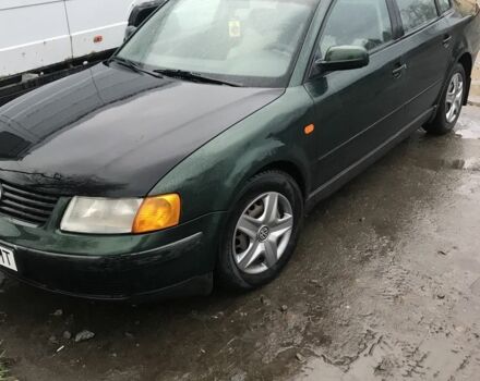 Зеленый Фольксваген Пассат, объемом двигателя 1.6 л и пробегом 220 тыс. км за 2500 $, фото 4 на Automoto.ua