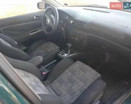 Зелений Фольксваген Пассат, об'ємом двигуна 1.8 л та пробігом 368 тис. км за 3200 $, фото 5 на Automoto.ua