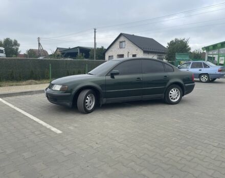 Зелений Фольксваген Пассат, об'ємом двигуна 1.6 л та пробігом 355 тис. км за 3200 $, фото 1 на Automoto.ua