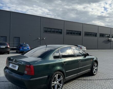 Зеленый Фольксваген Пассат, объемом двигателя 1.8 л и пробегом 330 тыс. км за 2999 $, фото 3 на Automoto.ua