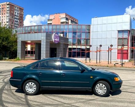 Зеленый Фольксваген Пассат, объемом двигателя 1.6 л и пробегом 273 тыс. км за 3500 $, фото 3 на Automoto.ua