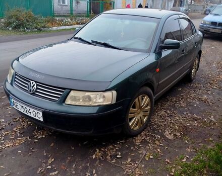 Зеленый Фольксваген Пассат, объемом двигателя 1.6 л и пробегом 230 тыс. км за 3000 $, фото 2 на Automoto.ua