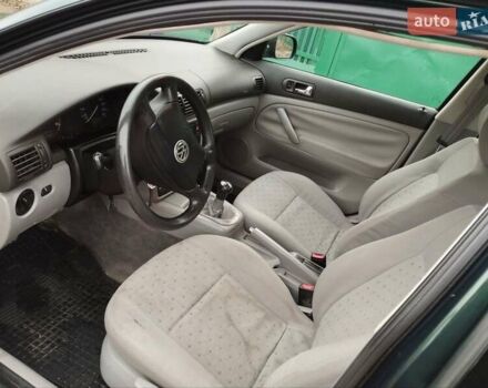 Зеленый Фольксваген Пассат, объемом двигателя 1.6 л и пробегом 244 тыс. км за 5000 $, фото 5 на Automoto.ua