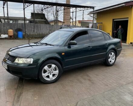 Зеленый Фольксваген Пассат, объемом двигателя 1.8 л и пробегом 320 тыс. км за 2800 $, фото 2 на Automoto.ua