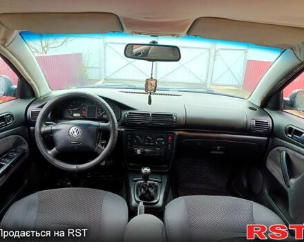 Зеленый Фольксваген Пассат, объемом двигателя 1.6 л и пробегом 270 тыс. км за 2200 $, фото 6 на Automoto.ua