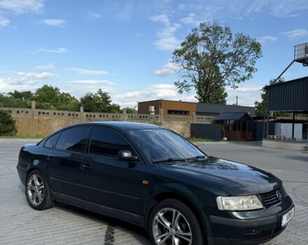 Зеленый Фольксваген Пассат, объемом двигателя 1.8 л и пробегом 330 тыс. км за 2999 $, фото 2 на Automoto.ua