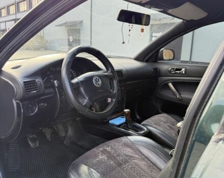 Зеленый Фольксваген Пассат, объемом двигателя 1.8 л и пробегом 330 тыс. км за 2999 $, фото 5 на Automoto.ua