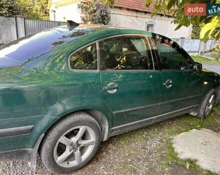 Зеленый Фольксваген Пассат, объемом двигателя 1.6 л и пробегом 386 тыс. км за 3000 $, фото 6 на Automoto.ua