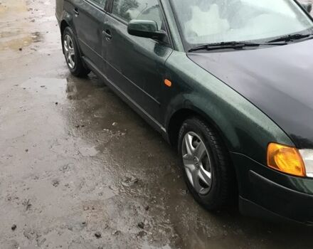 Зеленый Фольксваген Пассат, объемом двигателя 1.6 л и пробегом 220 тыс. км за 2500 $, фото 1 на Automoto.ua