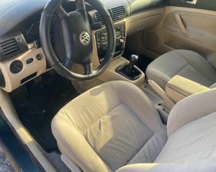 Зеленый Фольксваген Пассат, объемом двигателя 1.6 л и пробегом 12 тыс. км за 2000 $, фото 2 на Automoto.ua