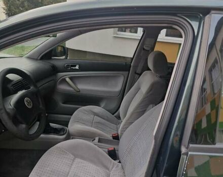 Зеленый Фольксваген Пассат, объемом двигателя 1.78 л и пробегом 196 тыс. км за 3999 $, фото 21 на Automoto.ua