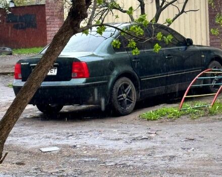 Зелений Фольксваген Пассат, об'ємом двигуна 1.8 л та пробігом 377 тис. км за 3550 $, фото 4 на Automoto.ua
