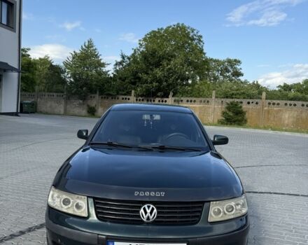 Зеленый Фольксваген Пассат, объемом двигателя 1.8 л и пробегом 330 тыс. км за 2999 $, фото 1 на Automoto.ua