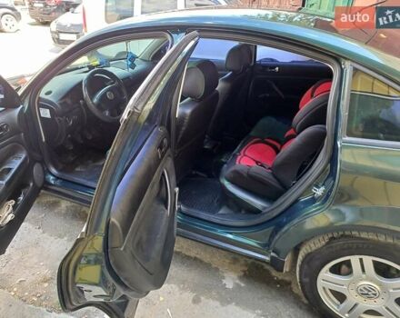 Зеленый Фольксваген Пассат, объемом двигателя 1.6 л и пробегом 322 тыс. км за 4000 $, фото 2 на Automoto.ua