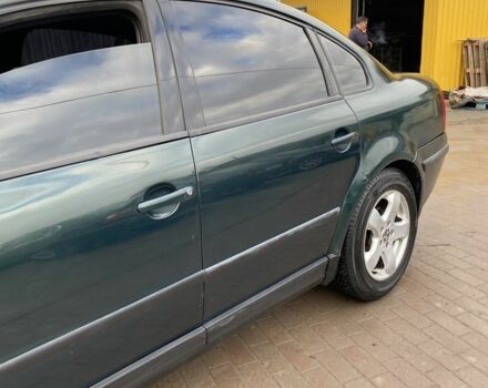 Зеленый Фольксваген Пассат, объемом двигателя 1.8 л и пробегом 320 тыс. км за 2800 $, фото 6 на Automoto.ua