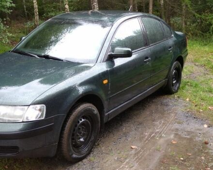 Зеленый Фольксваген Пассат, объемом двигателя 1.8 л и пробегом 432 тыс. км за 3400 $, фото 3 на Automoto.ua