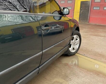 Зеленый Фольксваген Пассат, объемом двигателя 1.8 л и пробегом 320 тыс. км за 2800 $, фото 12 на Automoto.ua