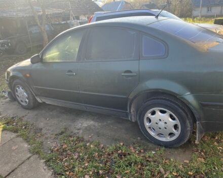 Зеленый Фольксваген Пассат, объемом двигателя 1.8 л и пробегом 250 тыс. км за 2500 $, фото 2 на Automoto.ua