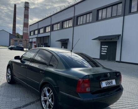 Зеленый Фольксваген Пассат, объемом двигателя 1.8 л и пробегом 330 тыс. км за 2999 $, фото 4 на Automoto.ua